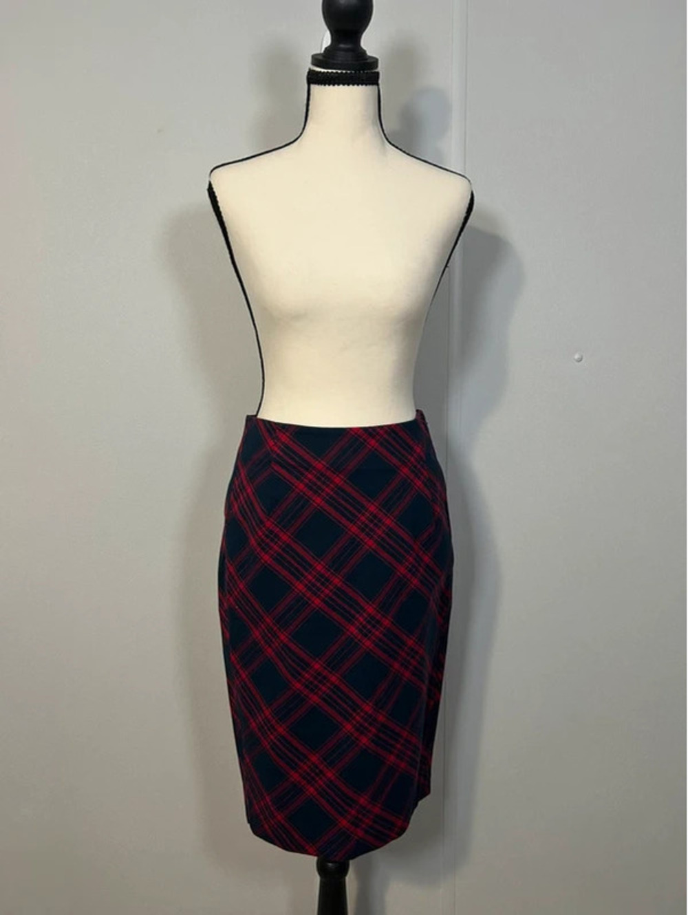 Old Navy Red & Navy Plaid Pencil Skirt Size 2 Holiday Tartan Stretch